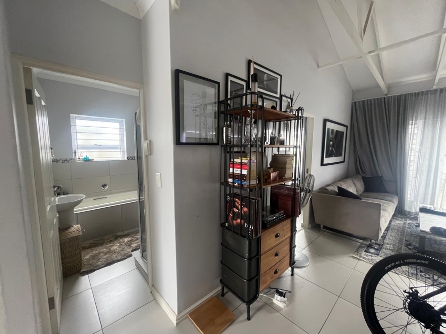 2 Bedroom Property for Sale in Parklands North Western Cape